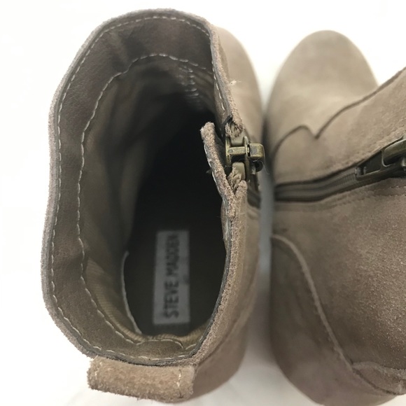 Steve Madden Hipster Brown Suede Ankle Boots - Picture 2 of 7
